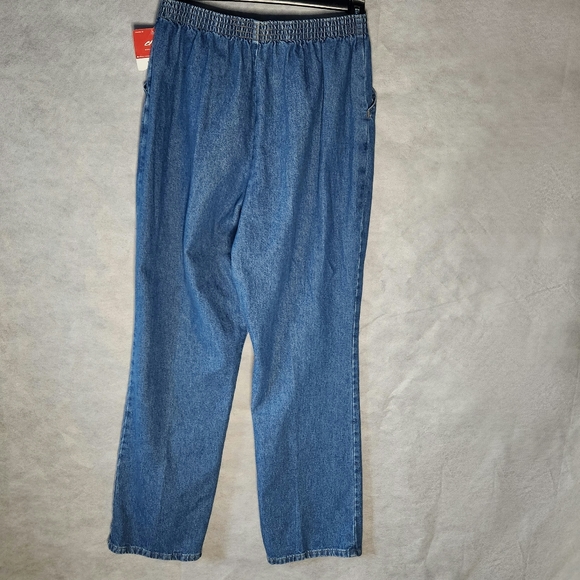 Chic Classic Pull On Denim Jeans - Picture 2 of 9